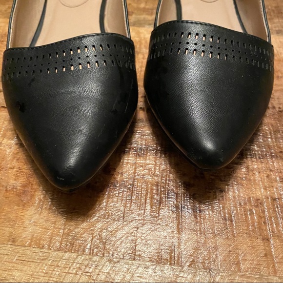 AVON Cushion Walk black flats with cut out detail - Picture 3 of 7